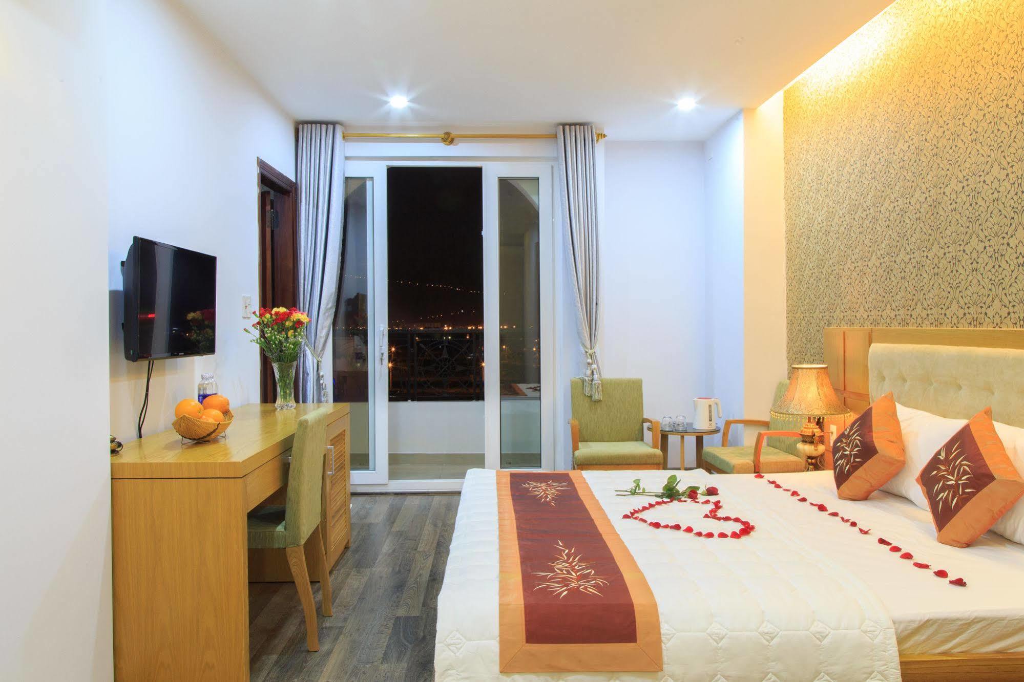 Hoai Sang Hotel Danang Exterior photo
